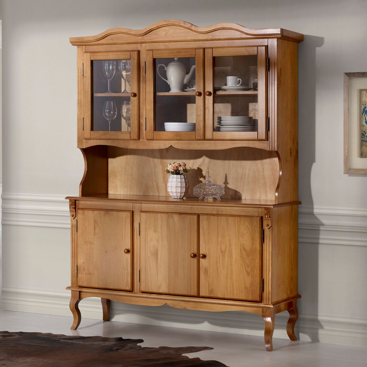 Ornamentos sagrados: como escolher o oratório de madeira ideal para sua casa