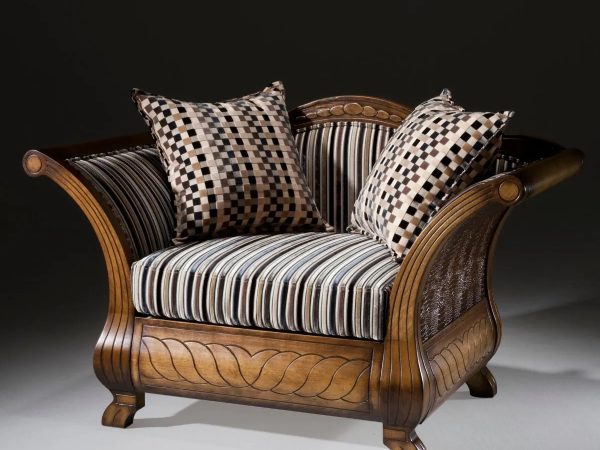 Decore com estilo: O charme da poltrona de madeira!