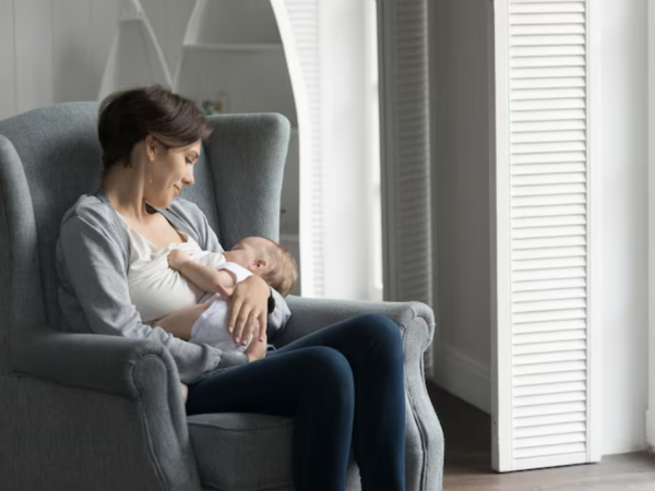 A importância da poltrona de amamentação no quarto do bebê