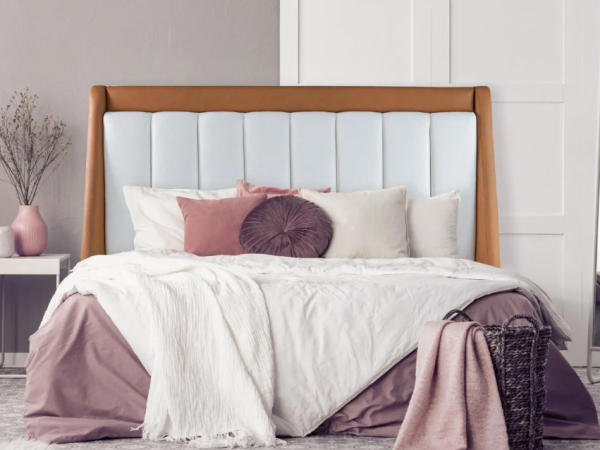 Transforme seu quarto com uma cabeceira de madeira maciça