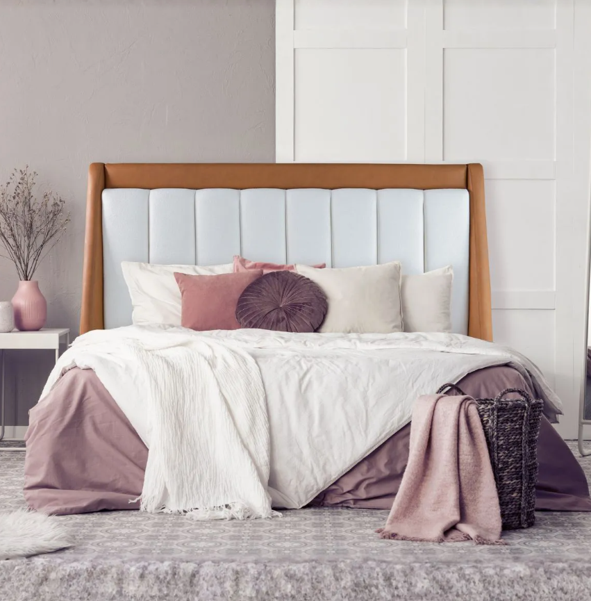 Transforme seu quarto com uma cabeceira de madeira maciça